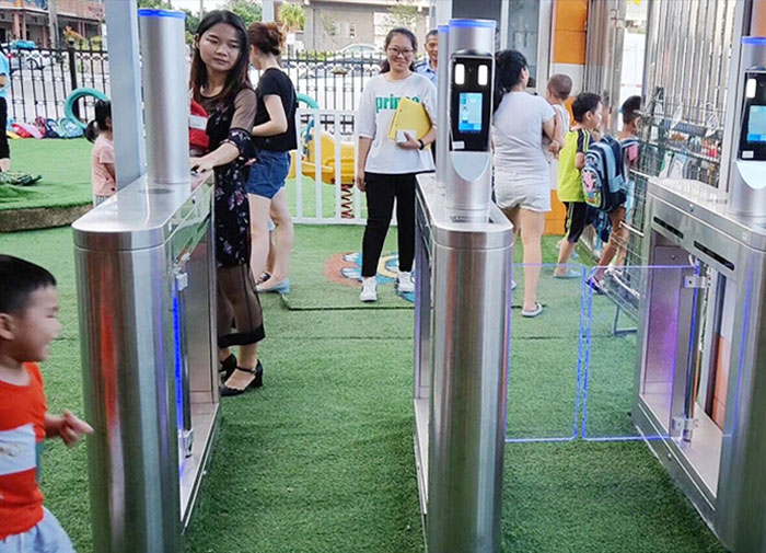 創(chuàng)新人臉人行通道閘系統(tǒng) 體驗(yàn)無(wú)感刷臉通行